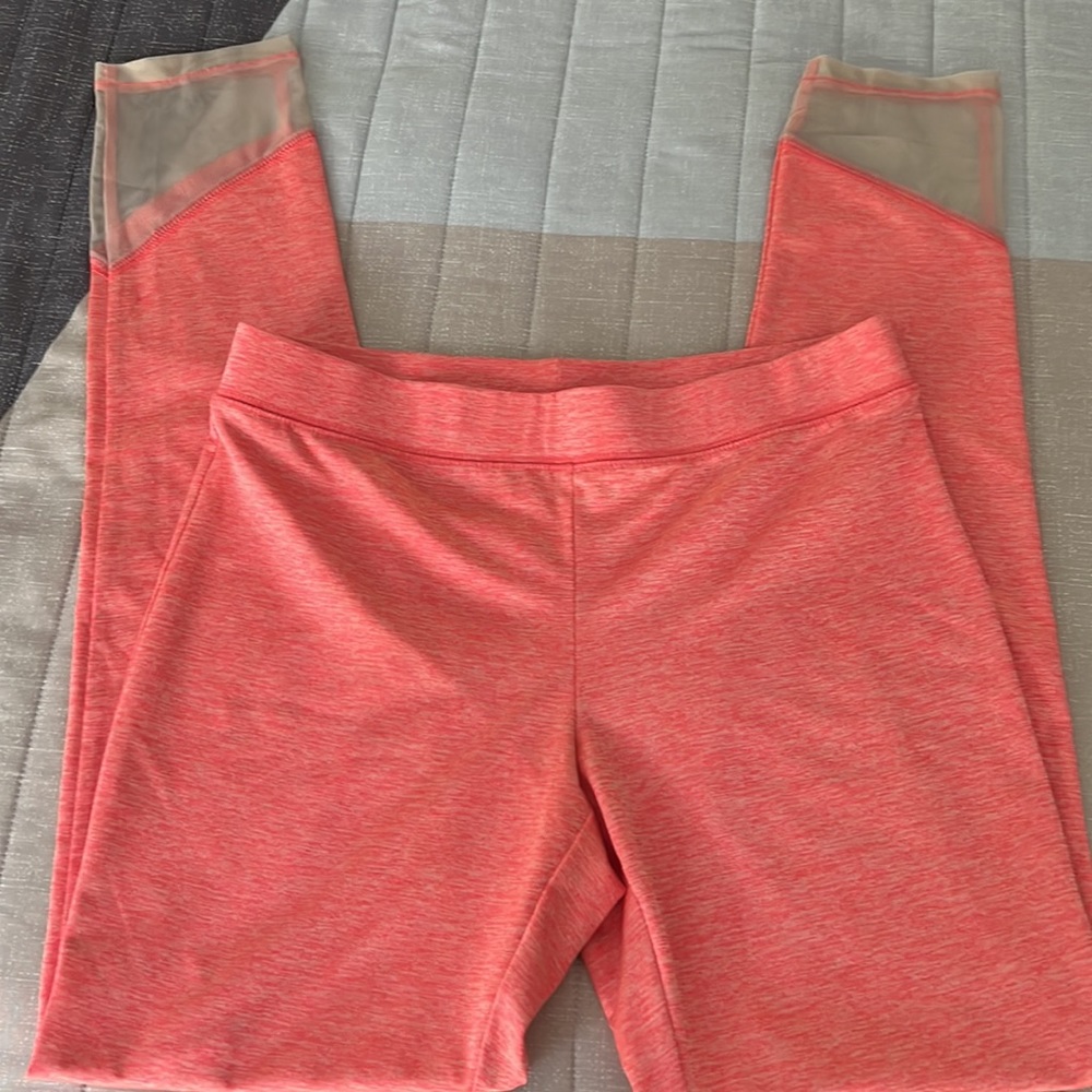 Guess Yoga pants size S never worn